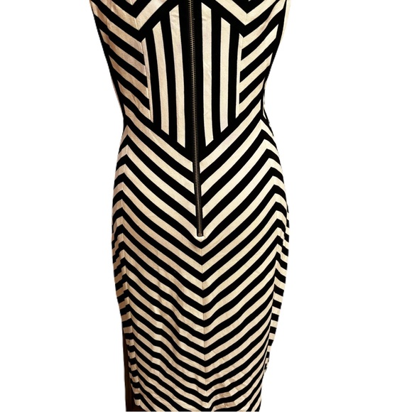 Vera Wang Black and White Chevron A-Line Dress | Sz. 12 | EUC - Picture 7 of 7